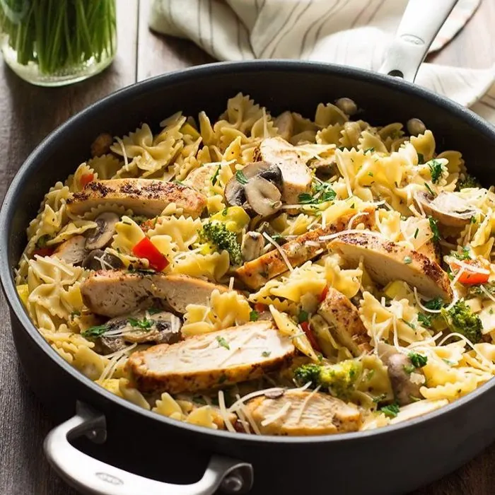 Romige kip-pasta primavera